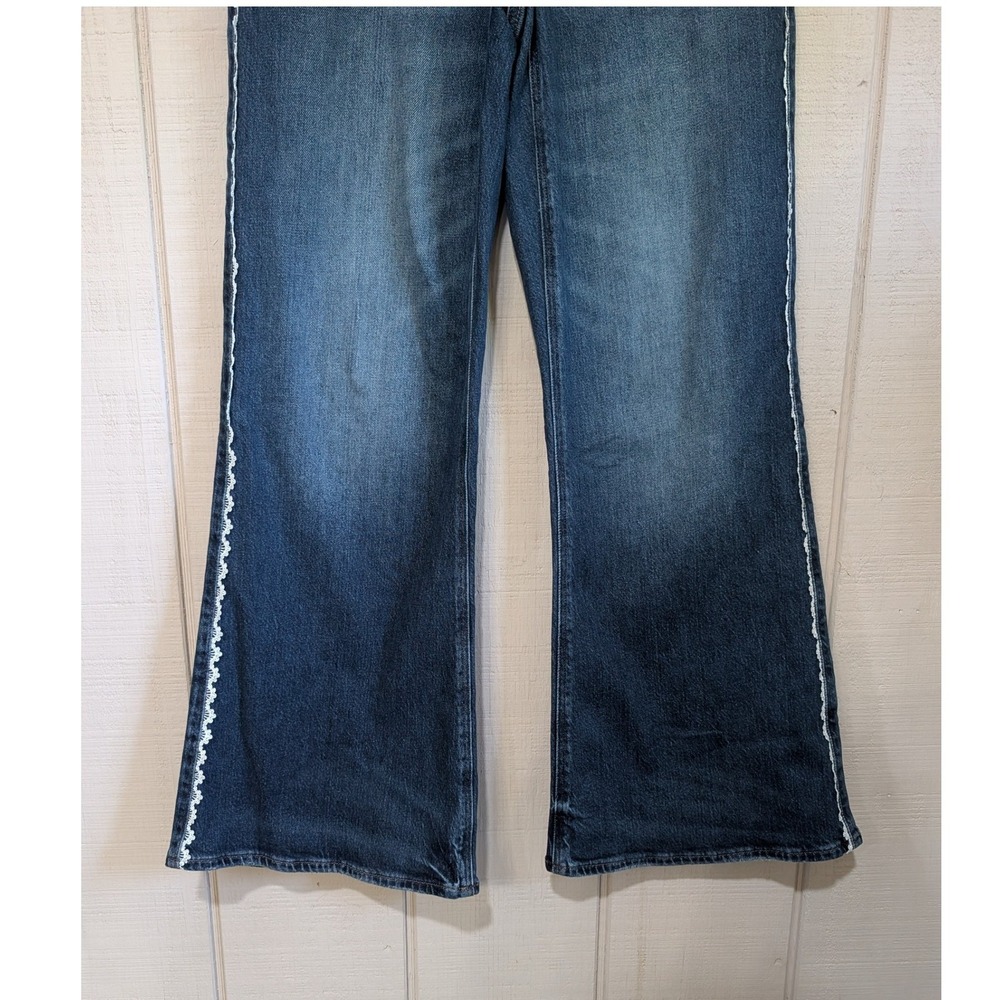 American Eagle Low-Rise Flare Jean   Lace Trim Size 4 - Picture 4 of 13